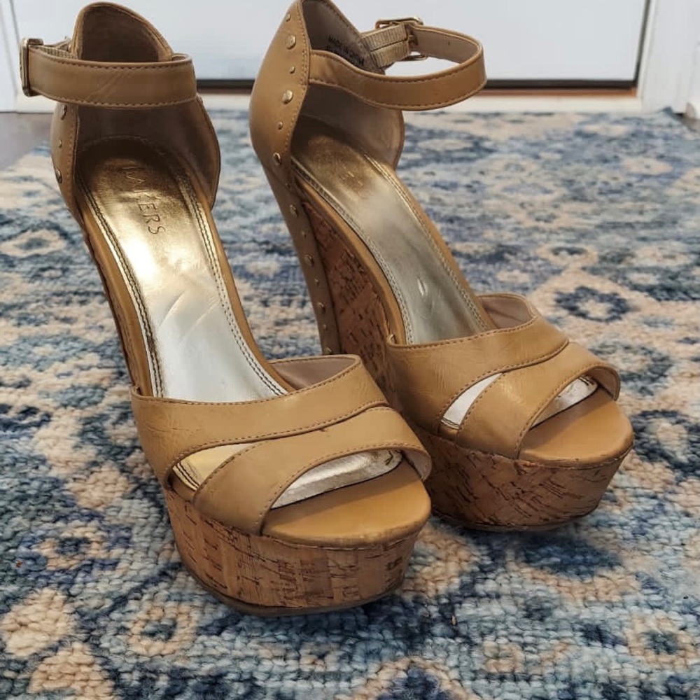 4 inch Tall Beige Bakers Heel